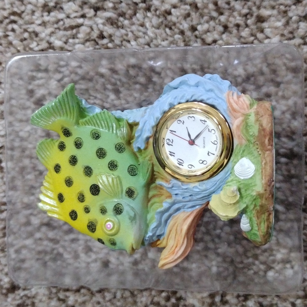 Vintage  Time Avenue fish clock